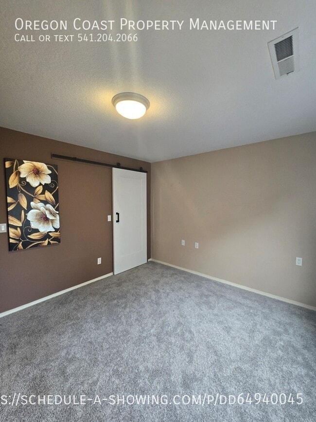 Photo - 634 SW Ebb Ave