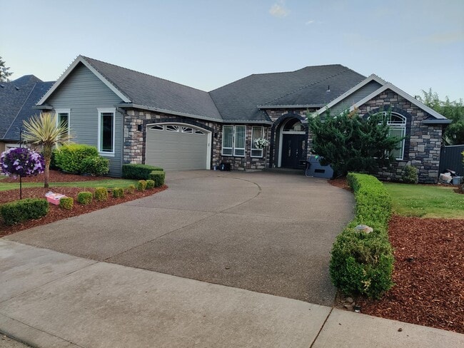 Photo - 1292 E Lucas St