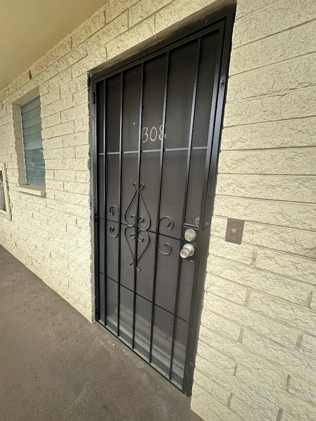 Photo - 1120 Hassinger St