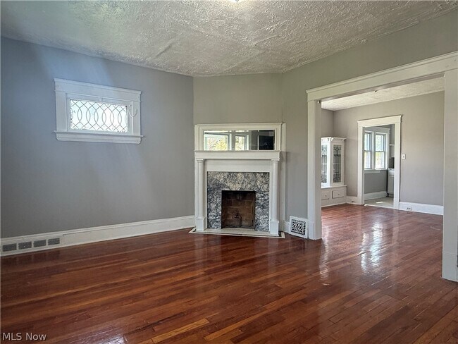 Photo - 1278 E 115th St Unit 2