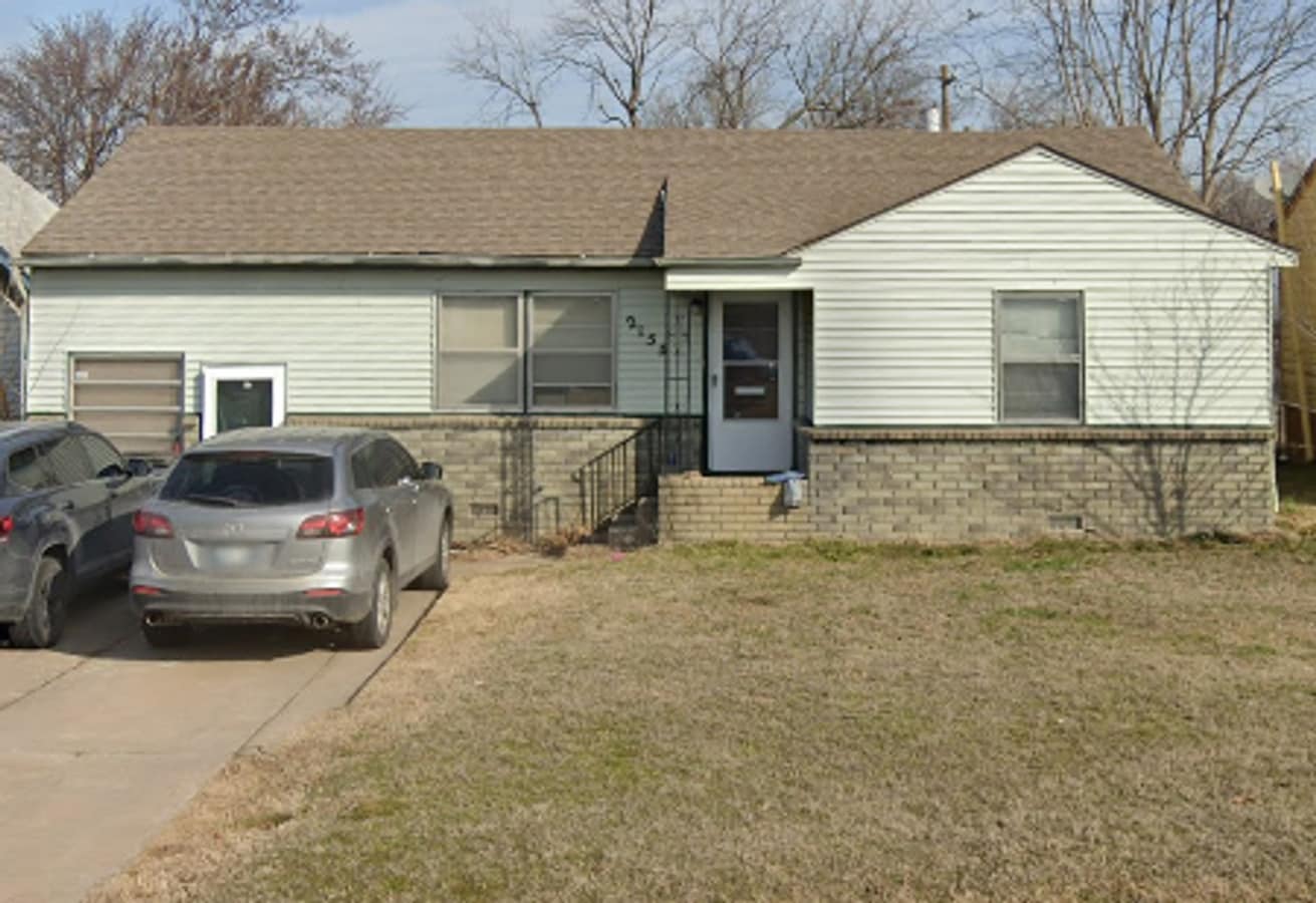 3 Bed | 1.5 Bath | Close to Downtown & Airport - 3 Bed | 1.5 Bath | Close to Downtown & Airport