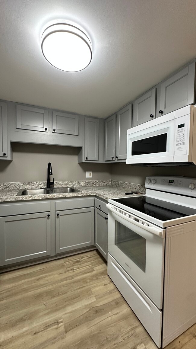 Photo - 528/530 W. 30th St