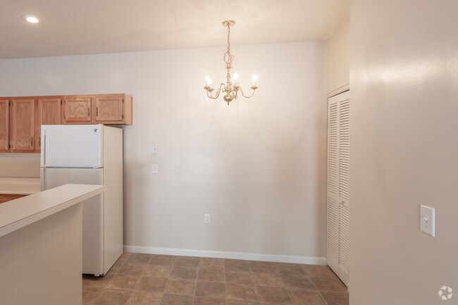 2HAB, 2BA - 970 ft² - Glen Hollow