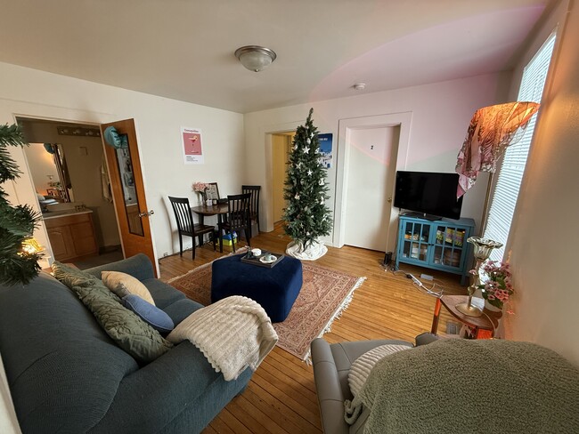 Photo - 525 Chippewa St