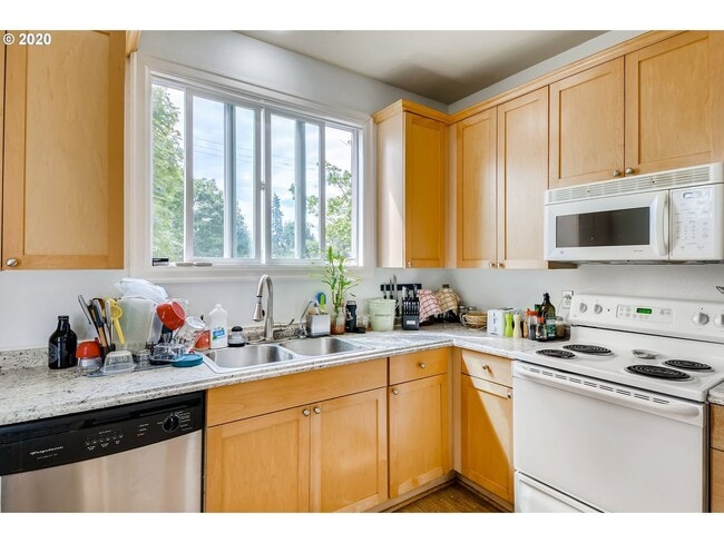 Photo - Fantastic Woodlawn Neighborhood Townhouse