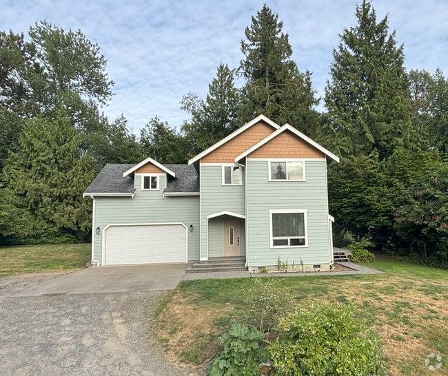 Building Photo - 4402 D St Rental