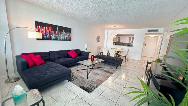 Building Photo - 3725 S Ocean Dr Unit ID1339235P