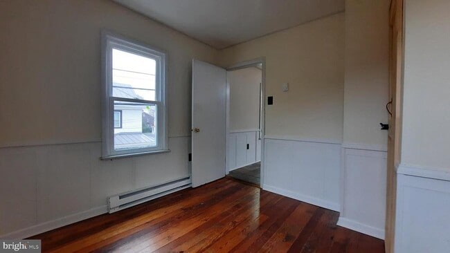 Photo - 203 Cloud St