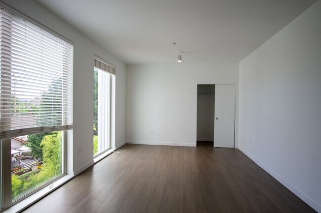 Photo - Light & Bright Top-Floor Studio w/Modern Amenities Ready Mid-April! Unidad 410