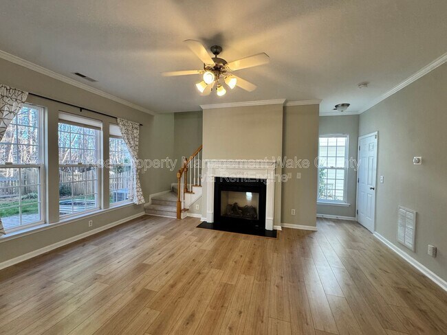 Photo - 1413 Crimson Creek Dr