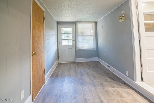 Photo - 1399 Barlow Rd Unit 1