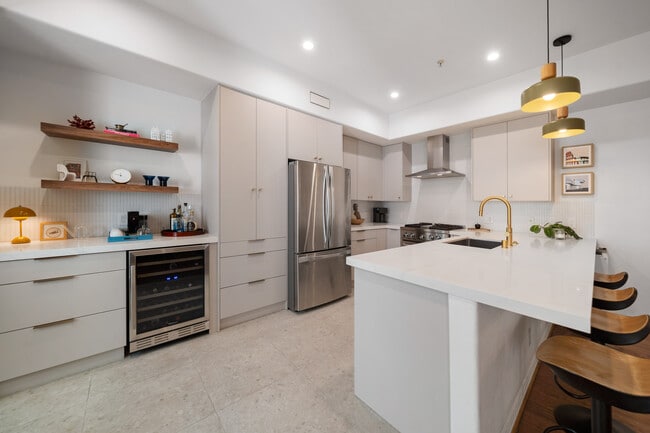 Stunning renovated kitchen - 10913 Whipple St Unit 205