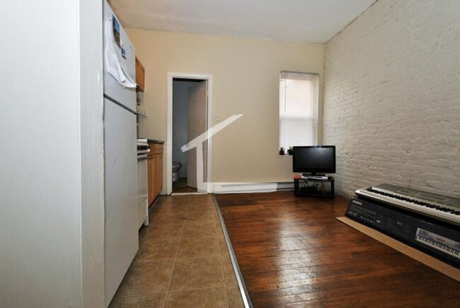 Photo - 9/1 No Fee! Charming 2BR apartment in Mission Hill!