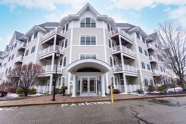 Building Photo - 614 Pond St Unit 1311