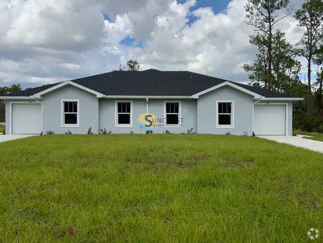 Building Photo - 2 Bed/2 Bath Duplex In Lehigh Acres! Rental