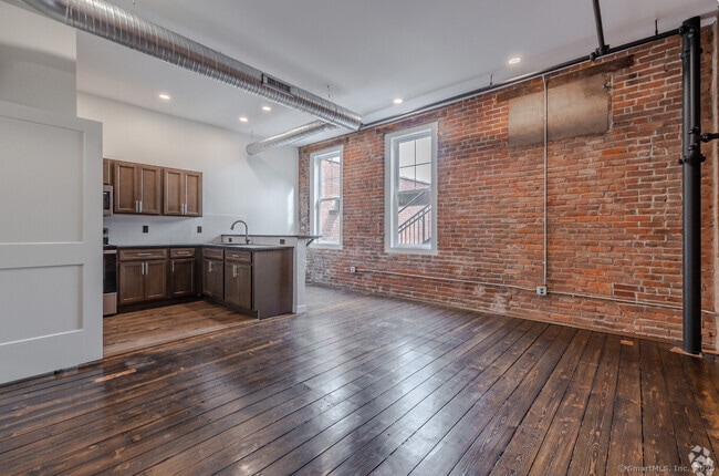 Building Photo - 424 Main St Unit Apt. F