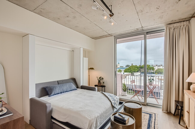 Photo - Sasan Apartments