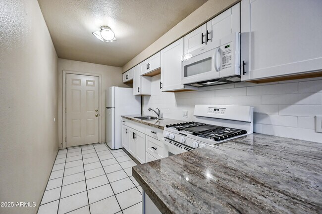 Photo - 430 W 3rd St Unit 3