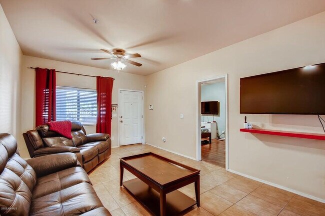 Photo - 510 W University Dr Unit 106