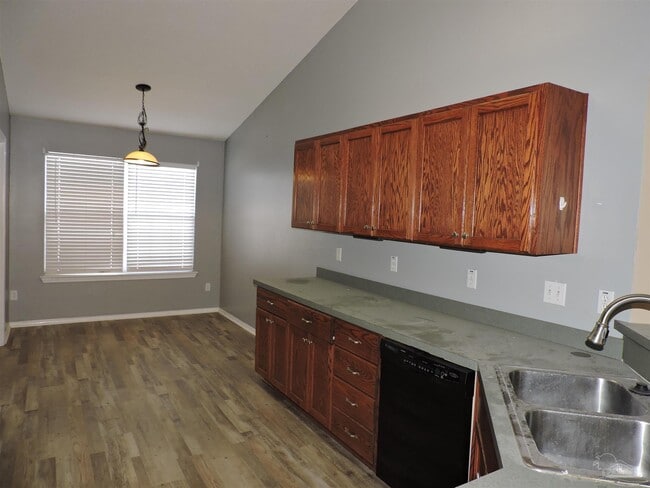 Photo - 724 Hanley Downs Dr