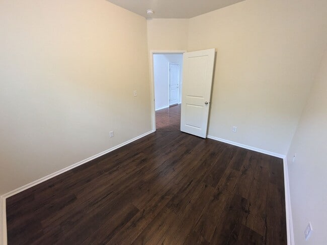 Photo - 3100 Eagle Loop NE