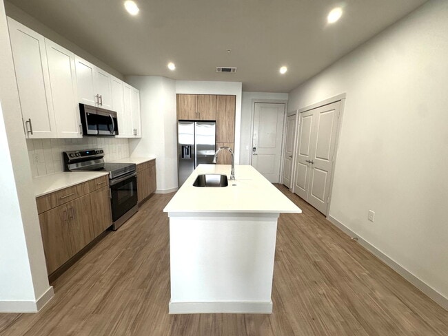 Building Photo - 6300 Co Rd 124 Unit 041102