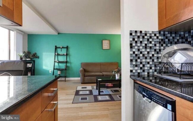 Photo - 1111 Arlington Blvd Unit 825