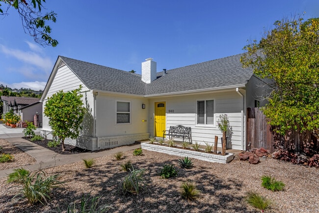 Photo - 940 Sequoia Ave