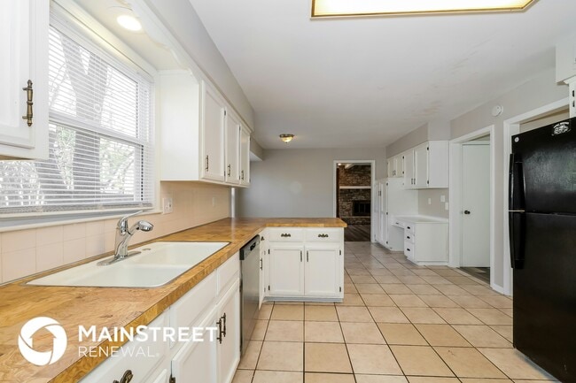 Photo - 10940 Reeder St