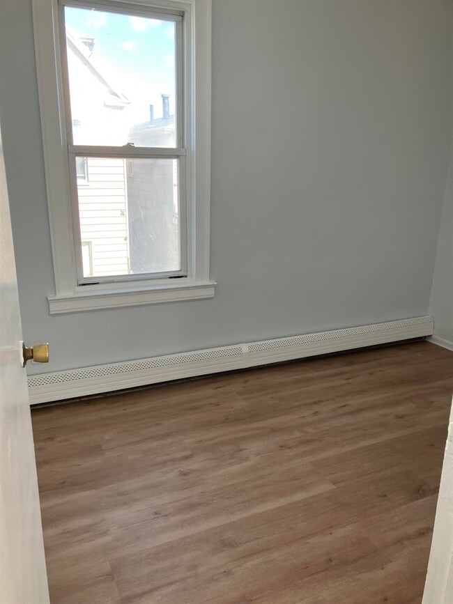 Photo - 132 W 19th St Unit 4