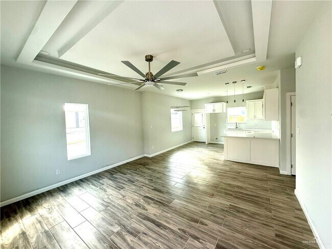 Photo - 18 Brownjay Rd Unit 3