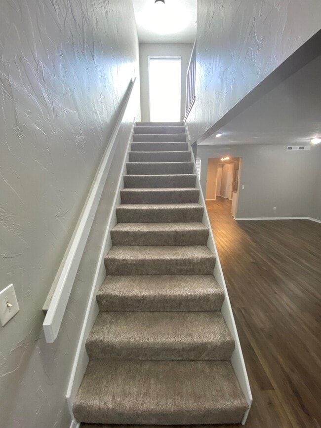 Photo - 10125 N Pennsylvania Ave