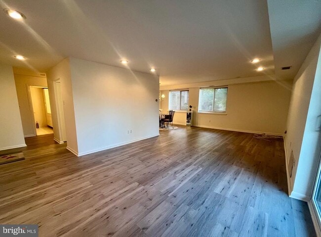 Photo - 1637 Oakwood Dr Unidad S-113