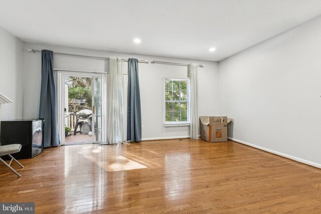 Photo - 43067 Candlewick Square