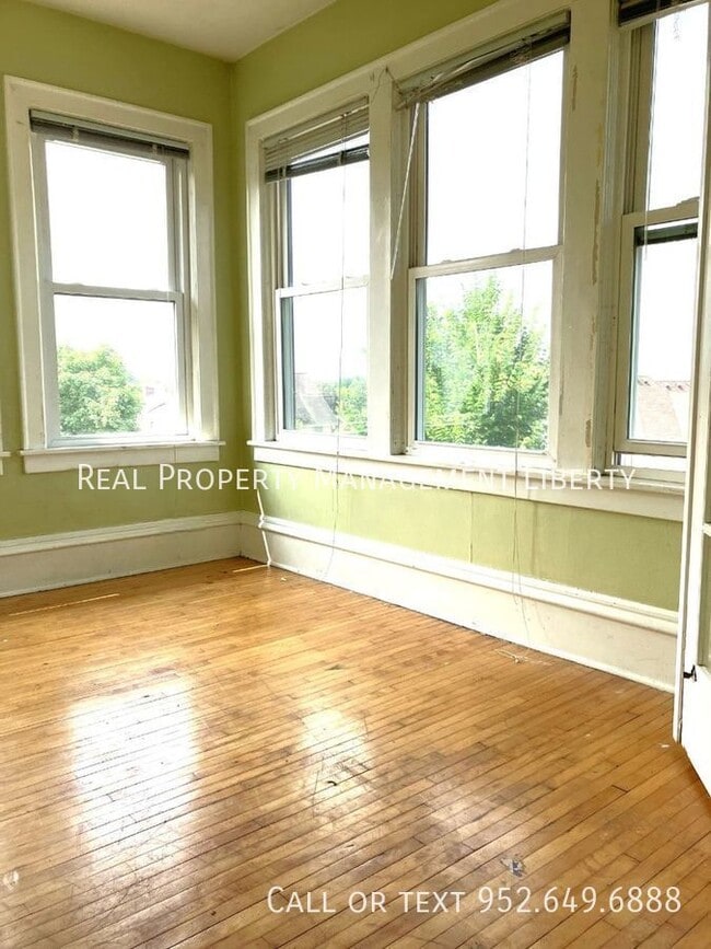 Photo - 2309 Buchanan St NE Unit 2