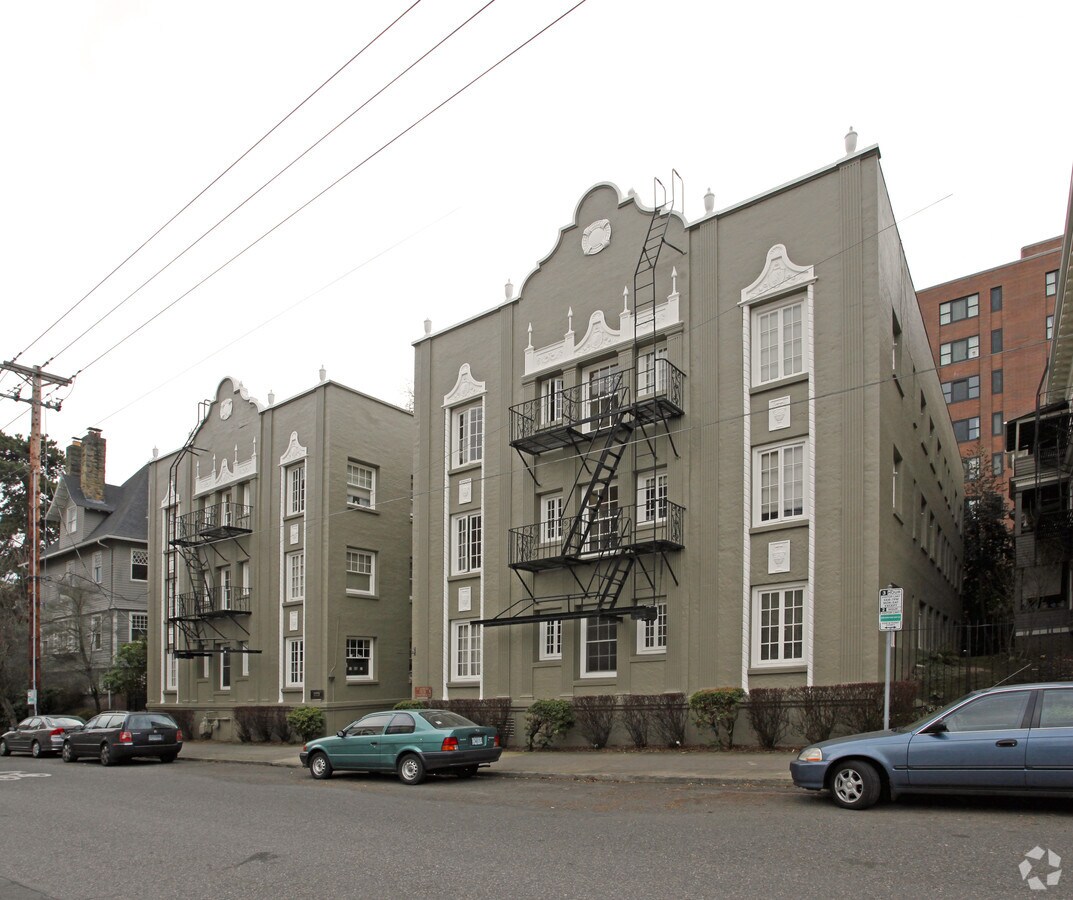 Flanders Apartments - Flanders Apartments