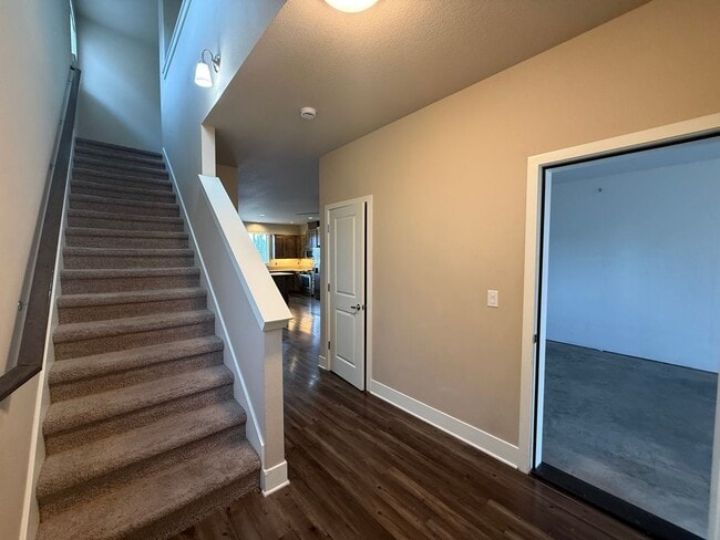 Photo - Beautiful 3 Bed/2.5 Bath Townhome in Great Location - Vail Lane