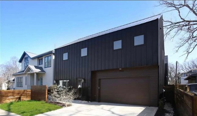Photo - 2108 Roslyn Ave