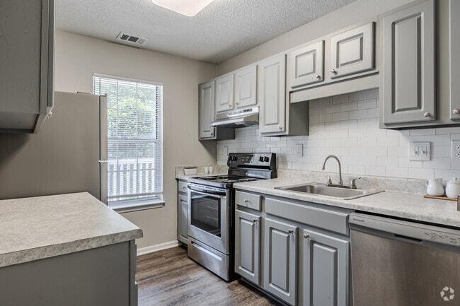 2BR, 2BA - 1100SF - Kitchen - Wildcreek