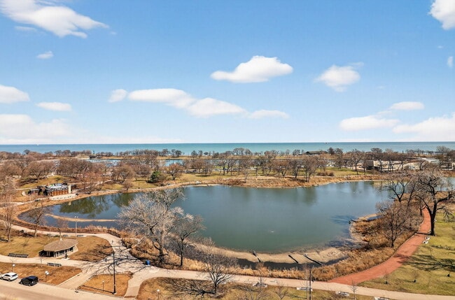 Photo - 2500 N Lakeview Ave