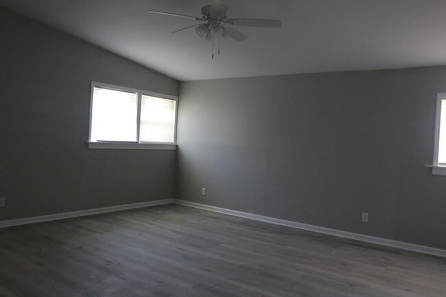 Photo - 1922 Skylane Dr