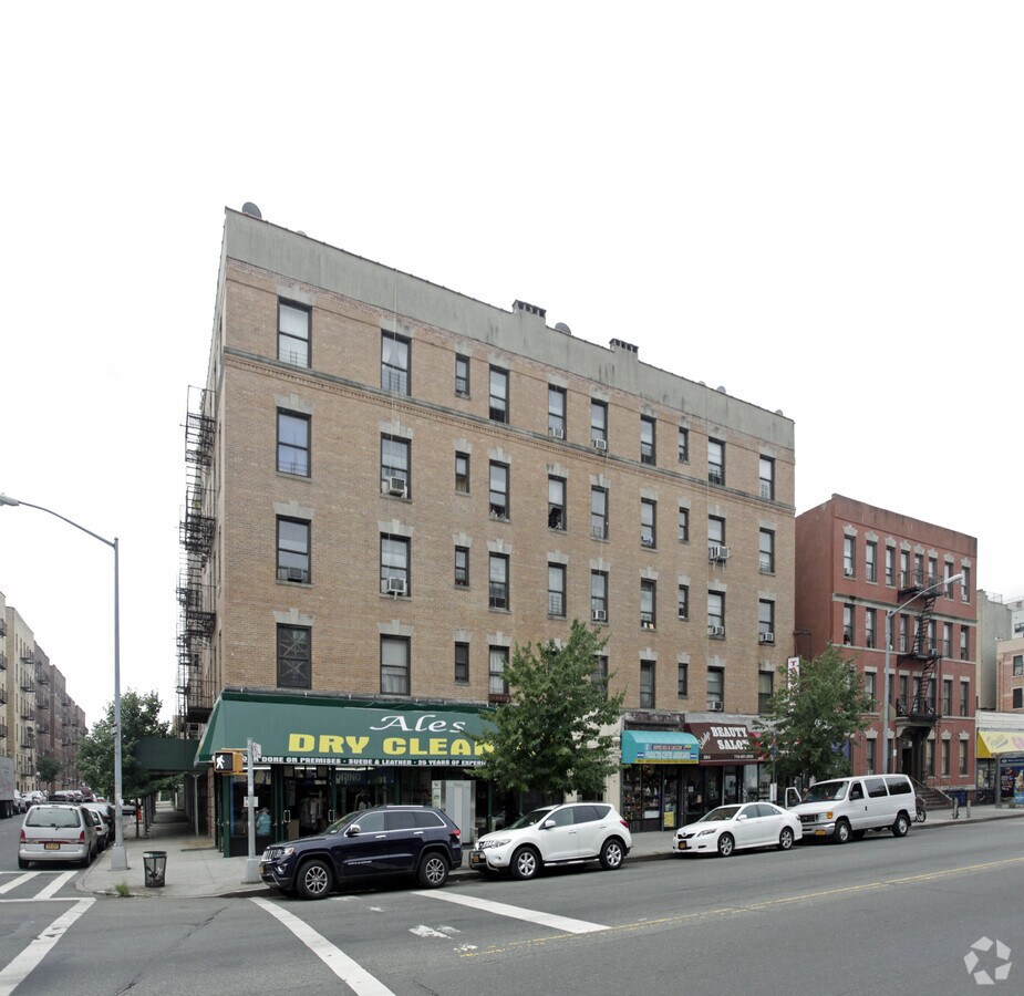 Photo - 800 E 149th St