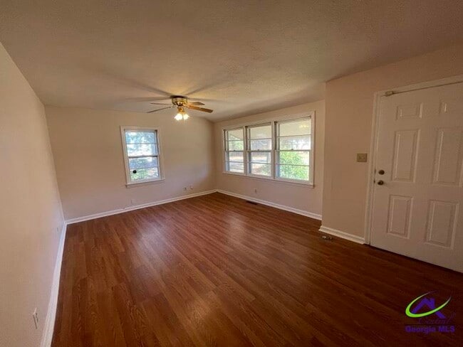 Photo - 107 Springdale Dr