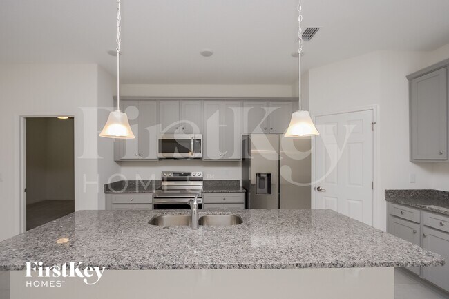 Photo - 344 Corbel Ln
