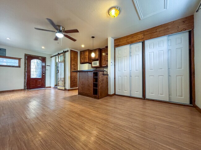 Photo - 280 Ridgeview Dr