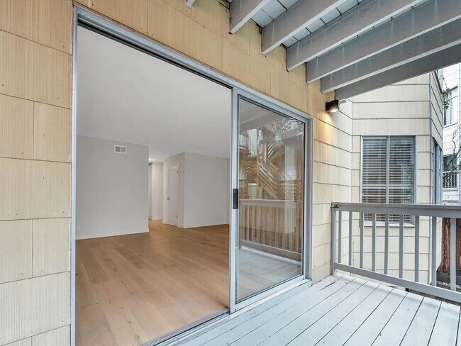 Photo - 2476 Sutter St Unit 2