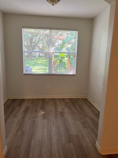 Photo - 1140 Hillhurst Dr