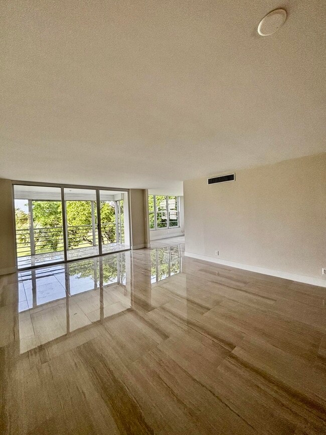 Photo - 3960 Oaks Clubhouse Dr Unit 401