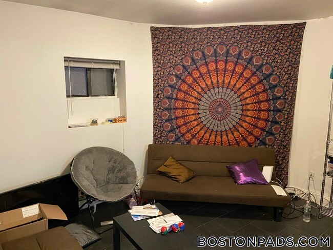 Building Photo - 772 Columbus Ave Unit 2