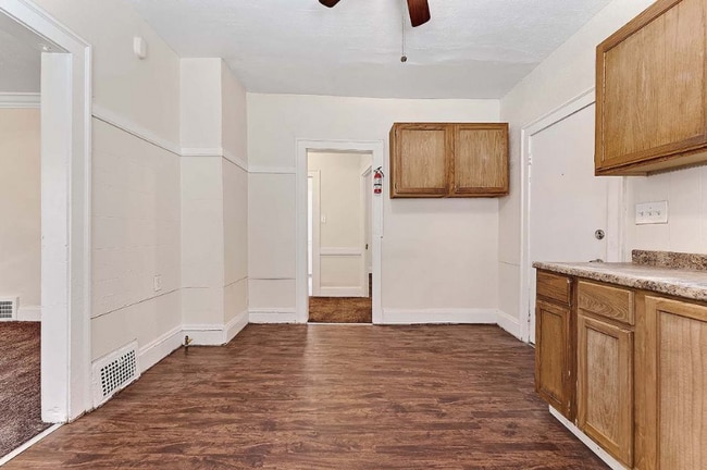 Photo - 3608 E 147th St Apartamento Unidad DN
